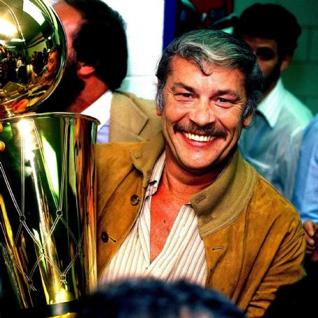 Who is Jerry Buss dating? Jerry Buss girlfriend, wife