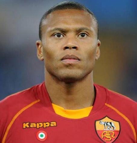 Photo of Julio Baptista - 48rjrlk7y4p2jrl2