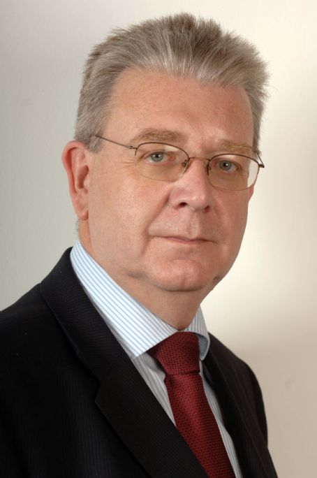 Michael Russell (politician)