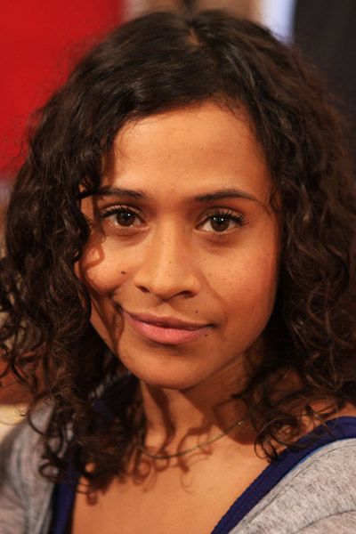 Angel Coulby Pics - Angel Coulby Photo Gallery - 2018 - Magazine