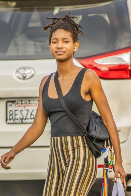 Willow Smith Pictures - Willow Smith Photo Gallery - 2019