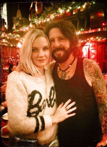 Tracii Guns and Siri Lux - Dating, Gossip, News, Photos