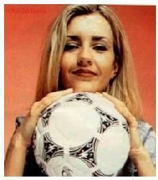 Gail McKenna Pics - Gail McKenna Photo Gallery - 2019 - Magazine ...