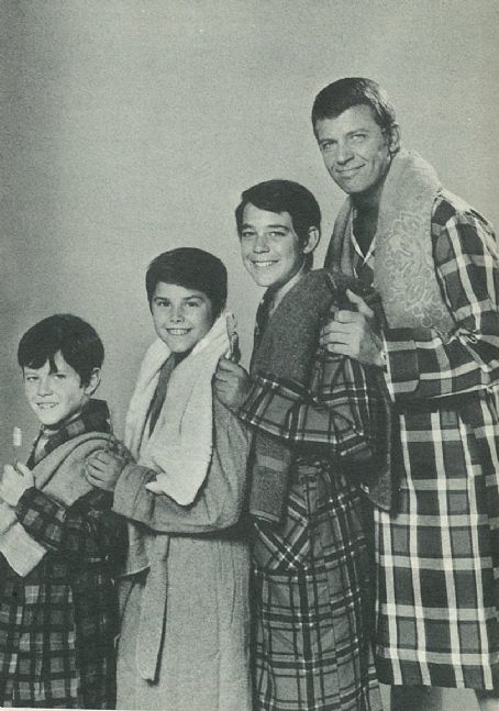 Mike Lookinland Pics - Mike Lookinland Photo Gallery - 2019 - Magazine