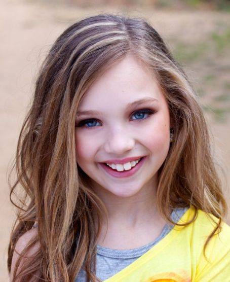 MADDIE ZIEGLER Pics - MADDIE ZIEGLER Photo Gallery - 2015.