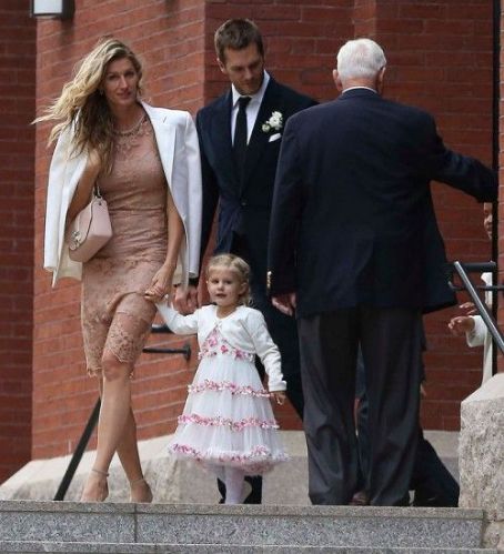 Tom Brady And Gisele Bundchen Wedding Look Famousfix