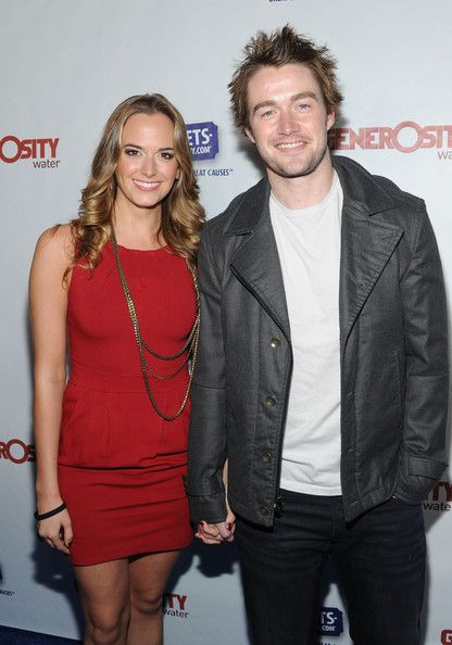 Jena Sims and Robert Buckley