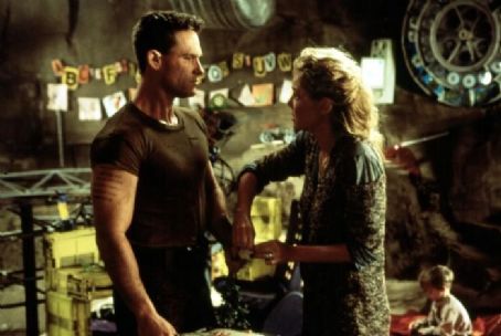 Kurt Russell and Connie Nielsen