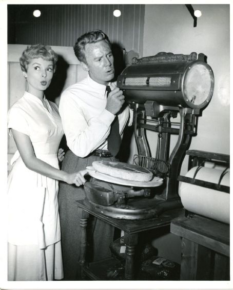 Janet Leigh and Van Johnson