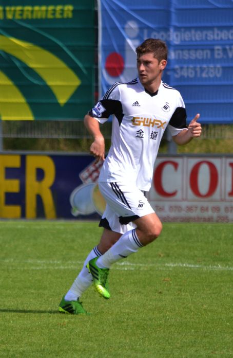 Ben Davies (footballer born 1993)