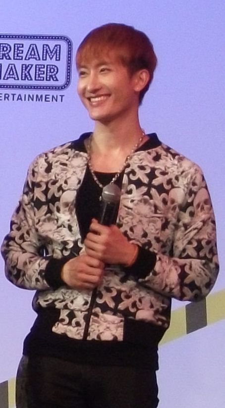 Zhou Mi (entertainer)