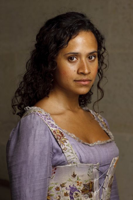 Angel Coulby Pics - Angel Coulby Photo Gallery - 2018 - Magazine