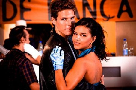 Jonatas Faro and Mariana Rios