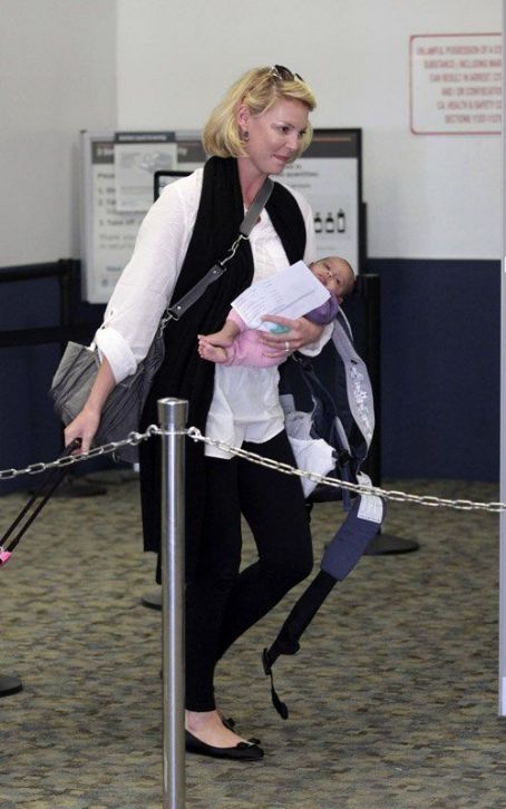 Katherine Heigl catching a flight with her daughter, Adalaide, in Burbank, California (June 29)