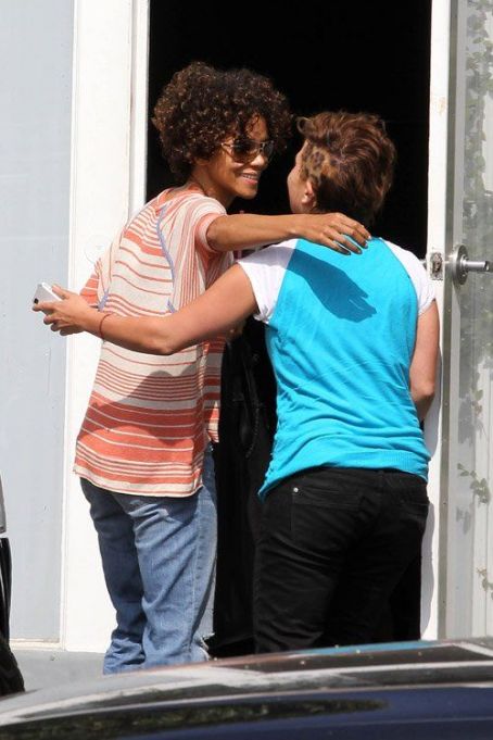 Halle Berry heading to "The Hive" set in Los Angeles (July 25) | Halle