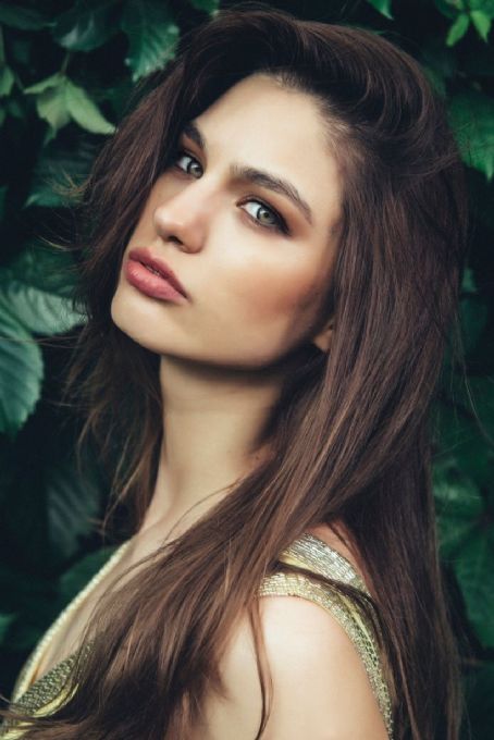 Ecem Cirpan for Hürriyet (June 2015)