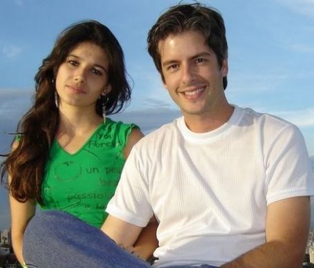Victor Chaves and Paula Fernandes