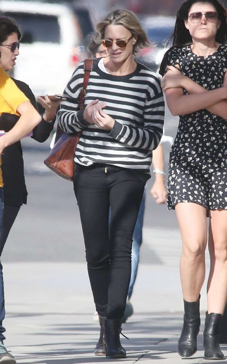 Robin Wright – Walk with her friends in West Hollywood
