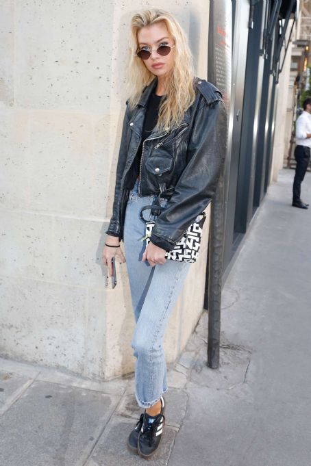 Stella Maxwell – Out in Paris