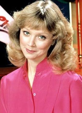 Shelley Long as Diane Chambers in Cheers (1982) - FamousFix