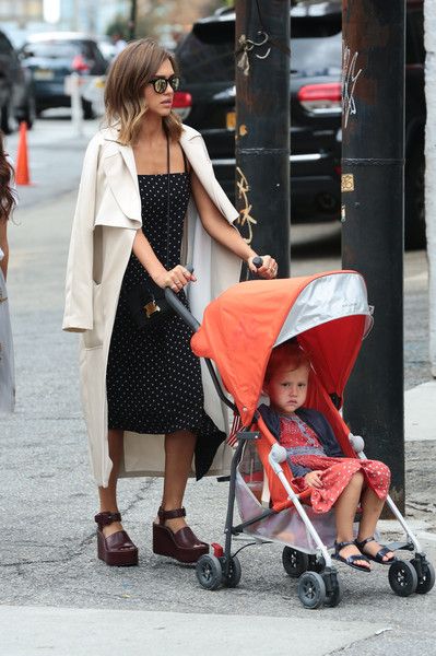 Jessica Alba takes her daughter Haven for a walk through New York City ...