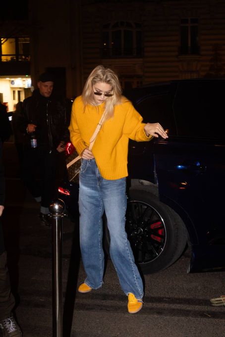 Gigi Hadid – Seen while leaving her hotel in Paris