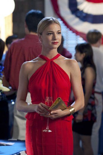 Emily Thorne Character Famousfix