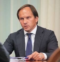 Lev Kuznetsov (politician)