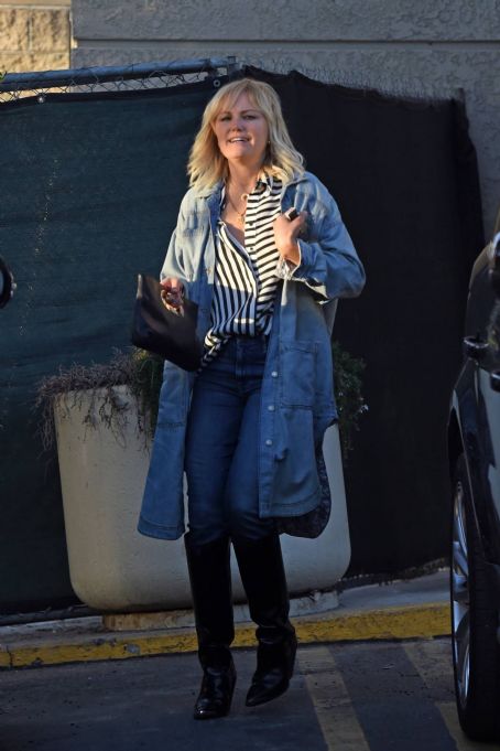 Malin Akerman – Running errands around town in Los Angeles