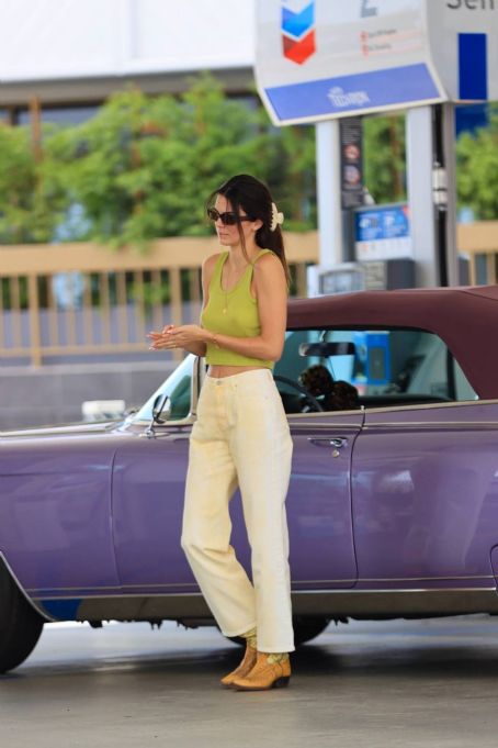 Kendall Jenner – Seen at the gas pump in Malibu