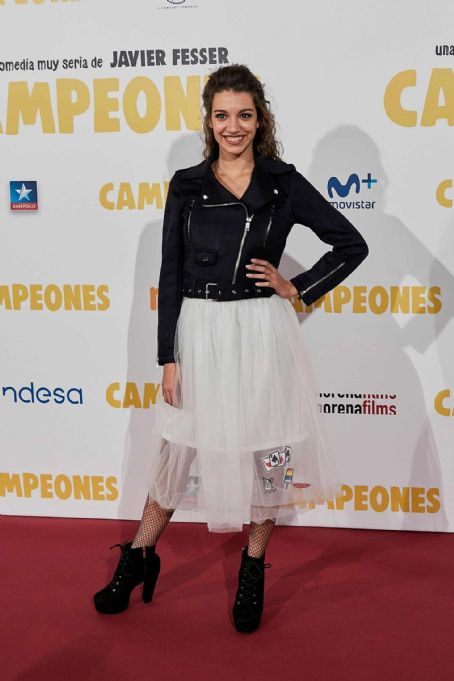 Ana Guerra – ‘Un Palcer Conocerte’ Premiere in Madrid - FamousFix