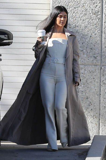 Kourtney Kardashian – Leaving Kanye West’s Studio in Los Angeles