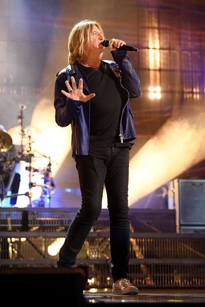 Def Leppard performs at the 2019 Rock & Roll Hall Of Fame Induction Ceremony - Show at Barclays Center on March 29, 2019 in New York City