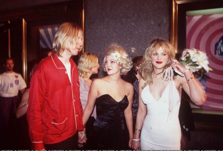 Drew Barrymore and Eric Erlandson and Courtney Love, September 7, 1995 ...