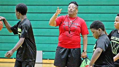 Donna Brown (basketball)