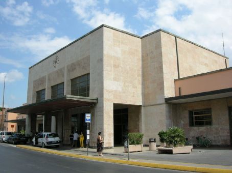 Viareggio railway station
