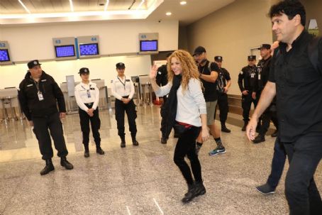 Shakira – Arriving at the Airport in Argentina 10/24/2018 | Shakira