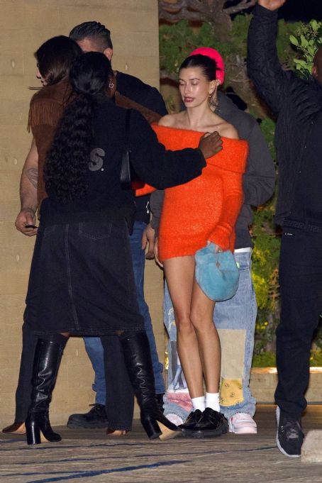 Kendall Jenner – With Hailey Bieber and Justine Skye at Nobu in Malibu