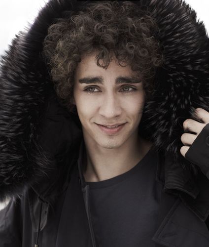 Robert Sheehan Famousfix Com Post