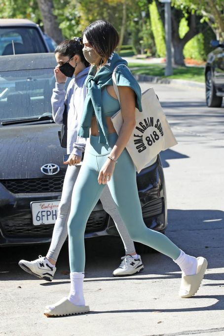 Kendall Jenner – In Yeezy Slides ‘Bone’ and gym workout ensemble in West Hollywood