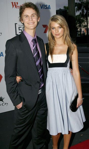 Rhys Wakefield and Indiana Evans