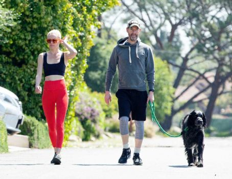 Kate Bosworth in Red Tights – Out in Los Angeles