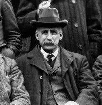 L. W. Hinxman