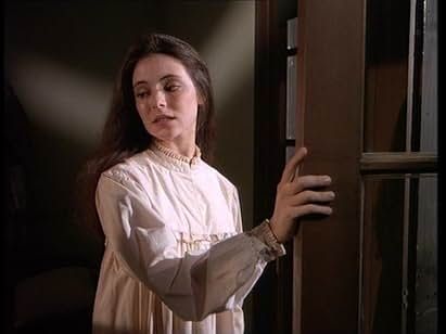 Madeleine Stowe- as Annie Crane