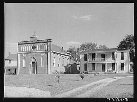 Church of St Thomas, the Apostle and Howard-Flaget House