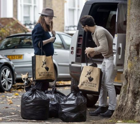 Kit Harrington and Rose Leslie – Seen loading luggage into their car in London