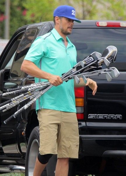 Josh Duhamel stops by the driving range to hit some golf balls in Bel-Air, California on August 6, 2015