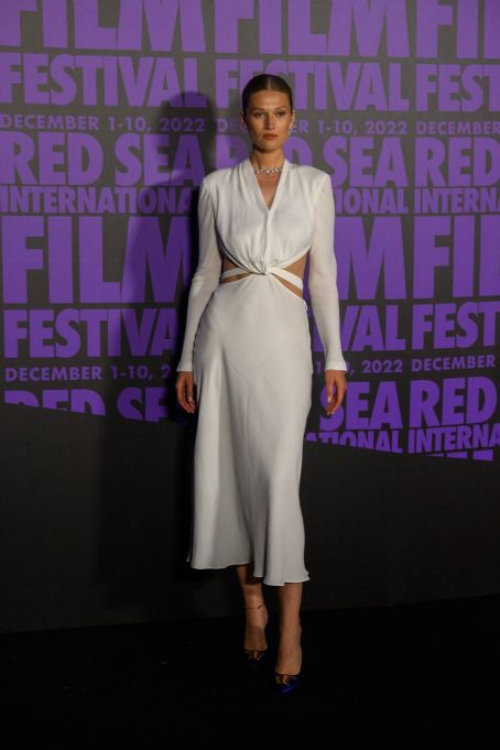 Toni Garrn – Closing Ceremony – 2022 Cannes Film Festival
