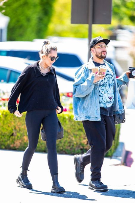 Miley Cyrus – Picked up a healthy lunch to-go from Sunlife Organic in Calabasas