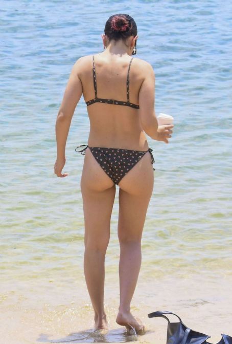 Charli XCX in Bikini on the beach in Sydney FamousFix post